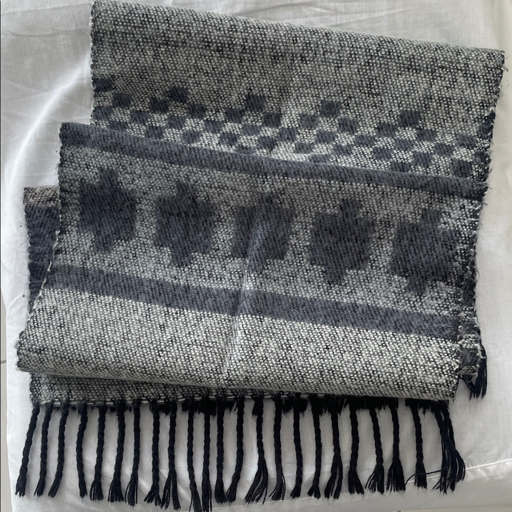 Men's Gray Black Pure Wool Fringed Pattern Winter Scarf Elegant Neck Warmer